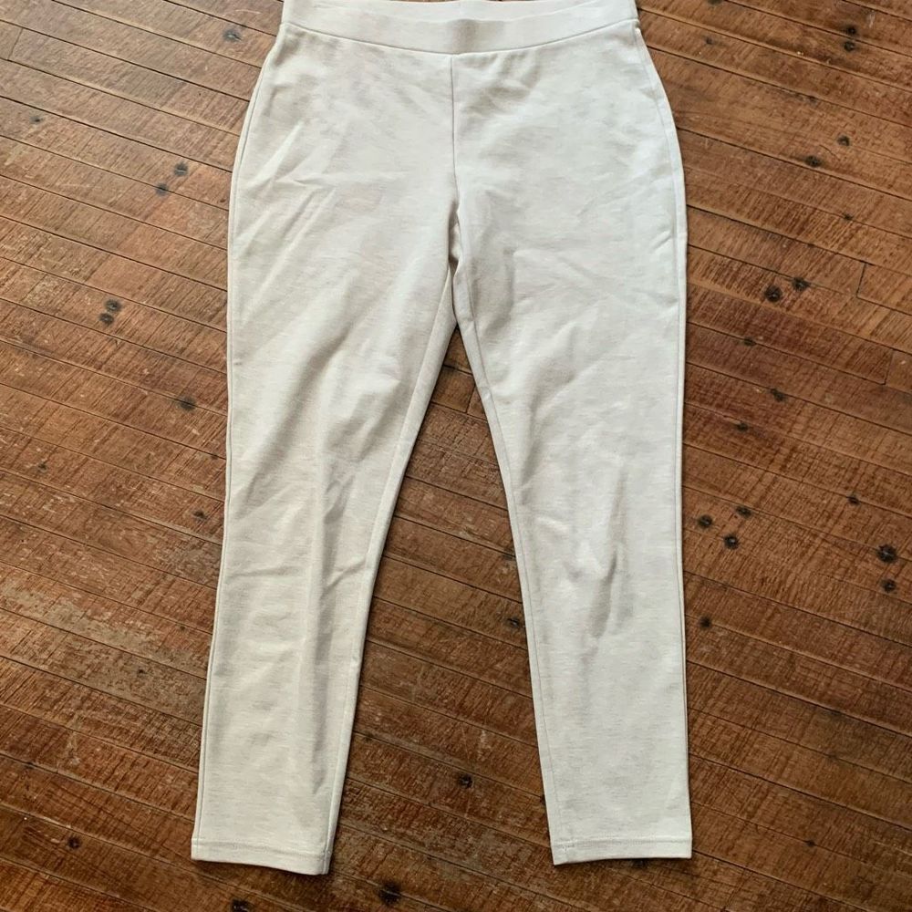 Chico’s 00/XS cream cropped normcore comfortable leggings